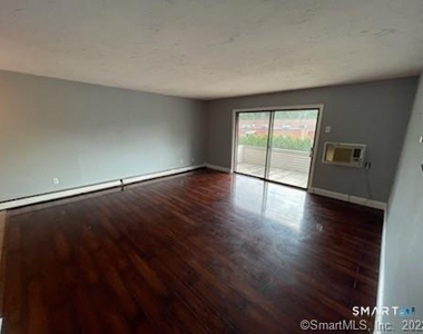 565 Talcottville Road - Photo Thumbnail 2