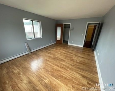 565 Talcottville Road - Photo Thumbnail 4