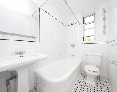117 West 13th Street - Photo Thumbnail 2