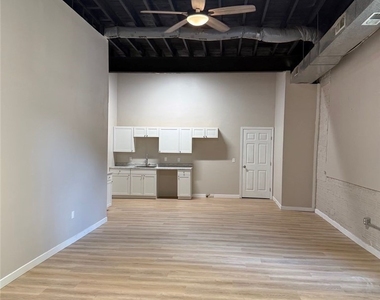 1420 Westfield St - Photo Thumbnail 3