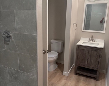 1420 Westfield St - Photo Thumbnail 7