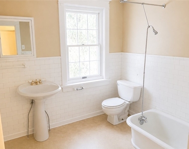 114 Conestoga Rd - Photo Thumbnail 3