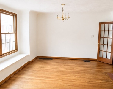 114 Conestoga Rd - Photo Thumbnail 4