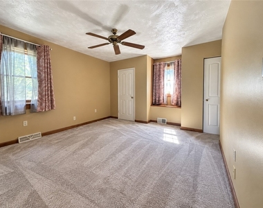 10365 Lilac St - Photo Thumbnail 7