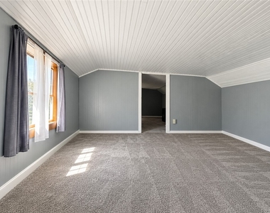 10365 Lilac St - Photo Thumbnail 9