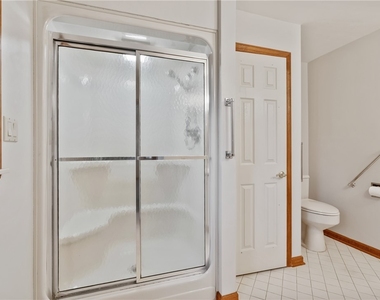 1301 Grandview Ave - Photo Thumbnail 18