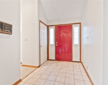 1301 Grandview Ave - Photo Thumbnail 8