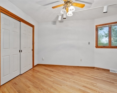 1301 Grandview Ave - Photo Thumbnail 9