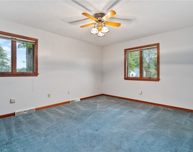 1301 Grandview Ave - Photo Thumbnail 12
