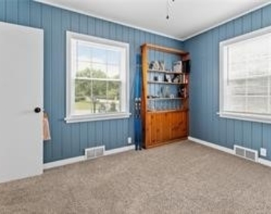 97 Belmont Cir - Photo Thumbnail 18