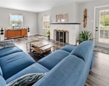 97 Belmont Cir - Photo Thumbnail 9