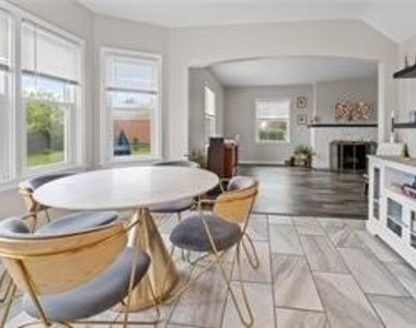 97 Belmont Cir - Photo Thumbnail 12