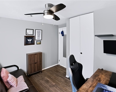 601 Victory Rd - Photo Thumbnail 17