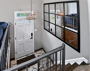 601 Victory Rd - Photo Thumbnail 2