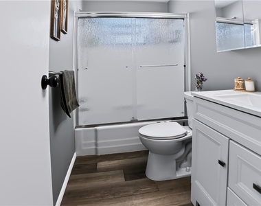601 Victory Rd - Photo Thumbnail 10
