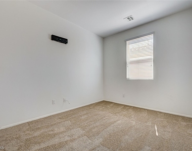 968 Hidden Bull Street - Photo Thumbnail 11