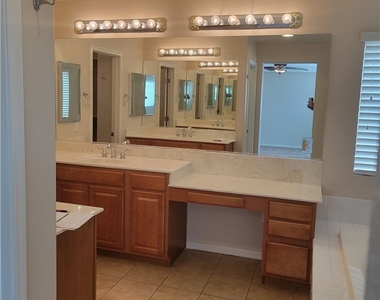 11424 Valentino Lane - Photo Thumbnail 18