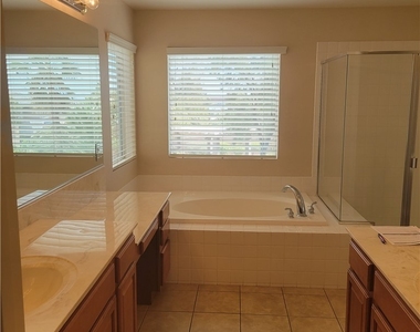 11424 Valentino Lane - Photo Thumbnail 17