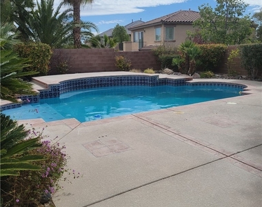 11424 Valentino Lane - Photo Thumbnail 4
