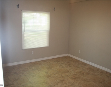 7255 W Sunset Road - Photo Thumbnail 3
