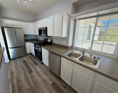 6804 Indian Chief Drive - Photo Thumbnail 6