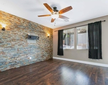 10622 Blue Larkspur Court - Photo Thumbnail 12