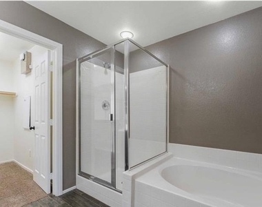 10622 Blue Larkspur Court - Photo Thumbnail 27