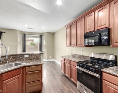10622 Blue Larkspur Court - Photo Thumbnail 17