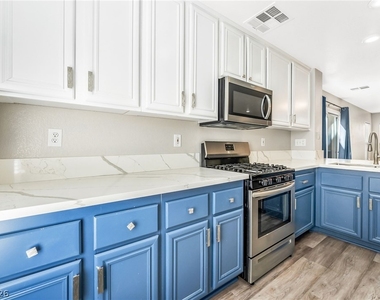 1141 Orange Meadow Street - Photo Thumbnail 8
