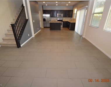 340 Hillhead Court - Photo Thumbnail 4