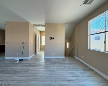 7929 Storyland Street - Photo Thumbnail 5