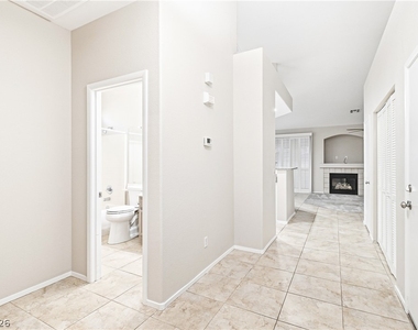 221 Teller Street - Photo Thumbnail 3