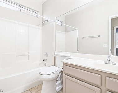 221 Teller Street - Photo Thumbnail 14