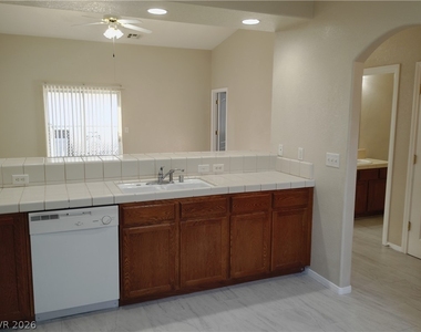 1080 S Quartzite Avenue - Photo Thumbnail 8