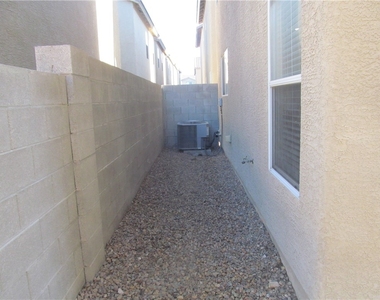 7232 Eagles Pride Street - Photo Thumbnail 17