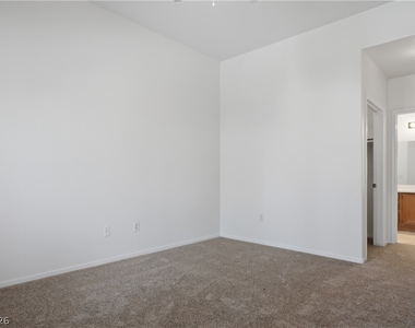 10245 S Maryland Parkway - Photo Thumbnail 9