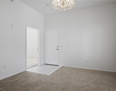 10245 S Maryland Parkway - Photo Thumbnail 1