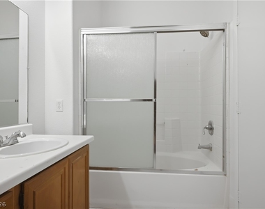 10245 S Maryland Parkway - Photo Thumbnail 12