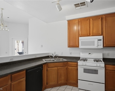 10245 S Maryland Parkway - Photo Thumbnail 5