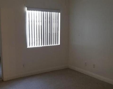 5130 S Jones Boulevard - Photo Thumbnail 3