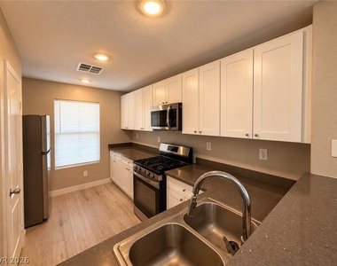 8875 First Lady Avenue - Photo Thumbnail 7