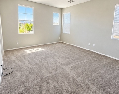 258 Morning Crest Avenue - Photo Thumbnail 6