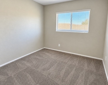 258 Morning Crest Avenue - Photo Thumbnail 14