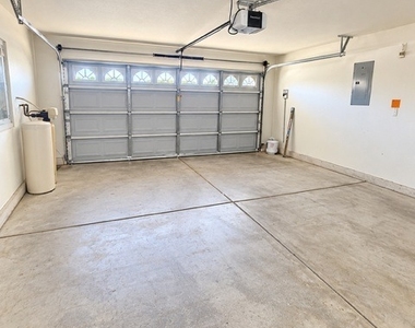 258 Morning Crest Avenue - Photo Thumbnail 16