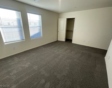 9433 Peaceful River Avenue - Photo Thumbnail 10