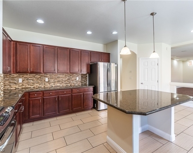 5800 Collier Falls Avenue - Photo Thumbnail 3