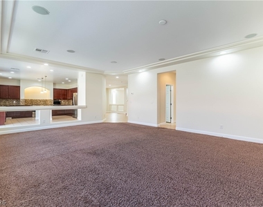 5800 Collier Falls Avenue - Photo Thumbnail 7