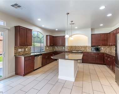 5800 Collier Falls Avenue - Photo Thumbnail 2