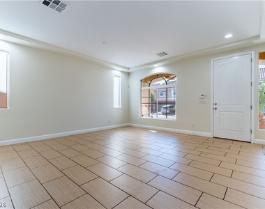 5800 Collier Falls Avenue - Photo Thumbnail 4