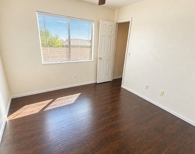 9543 Camelback Peak Court - Photo Thumbnail 9